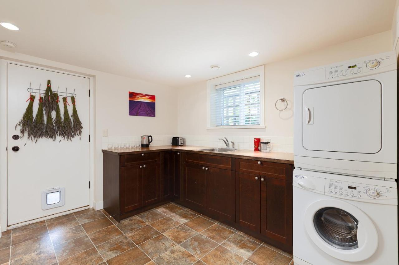 Cozy 3Bdr Suite Near Queen Elizabeth Park Ванкувър Екстериор снимка