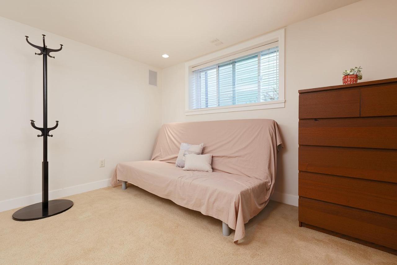 Cozy 3Bdr Suite Near Queen Elizabeth Park Ванкувър Екстериор снимка